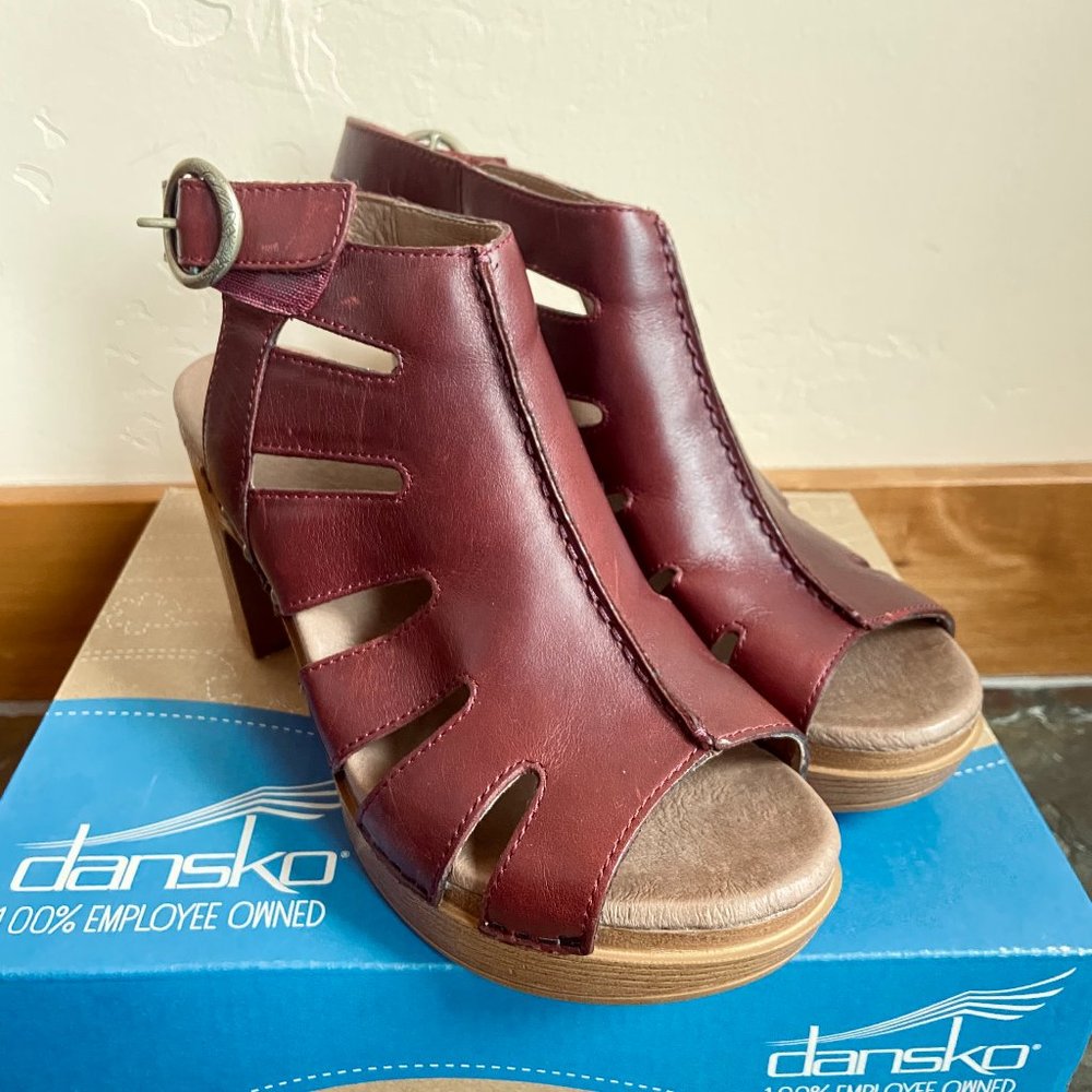 Dansko Demetra Platform Sandals | Size 38 | Ruby Vintage